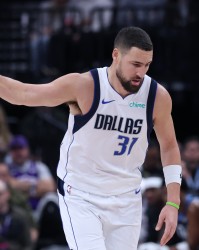 MK体育下载-🎯克莱命中生涯第2800记三分 历史第5位&amp;距离超越利拉德还差5记