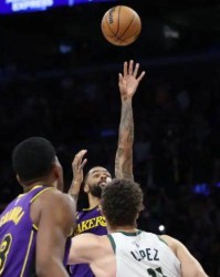 MK体育平台-库里附体完爆利拉德！拉塞尔轰44分+9三分拯救湖人